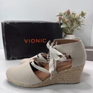 Vionic Kaitlyn Canvas Wedge Heels Beige 15261294 Women's 11 Medium NWB FLAW